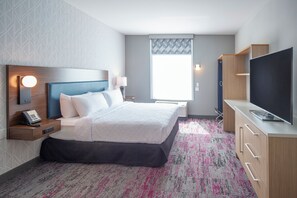 Suite, 1 King Bed, Accessible (Roll-in shower) | Hypo-allergenic bedding, in-room safe, desk, iron/ironing board