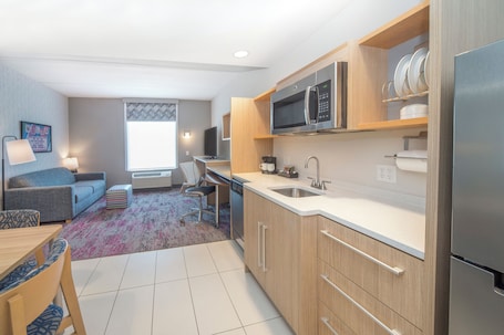 Área de sala de estar. Home2 Suites by Hilton Saratoga/Malta