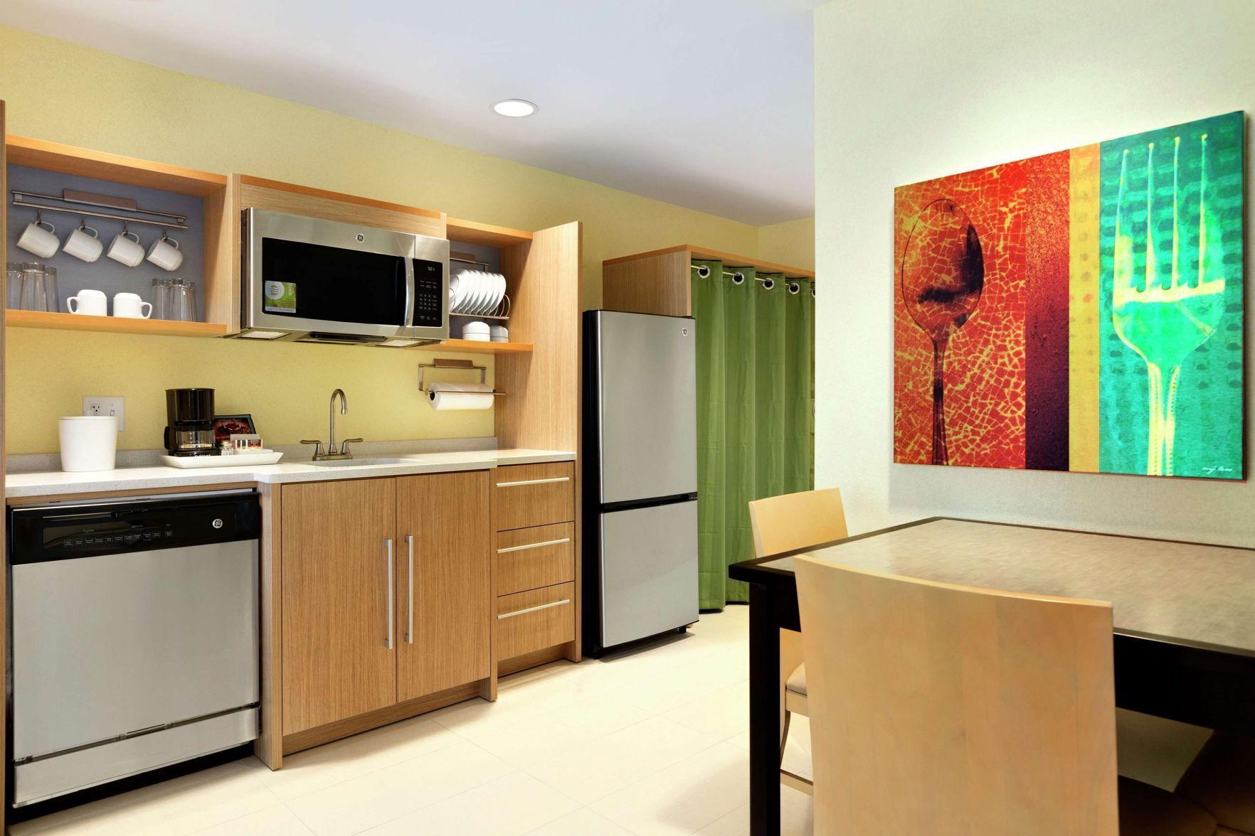 Private kitchen | Fridge, microwave, dishwasher, coffee/tea maker