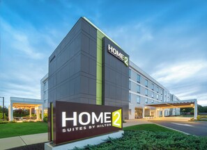 Exterior - Home2 Suites by Hilton Saratoga/Malta (Ballston Spa)