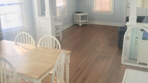 Family House, City View | Living room - Bonito Motel (Wildwood)