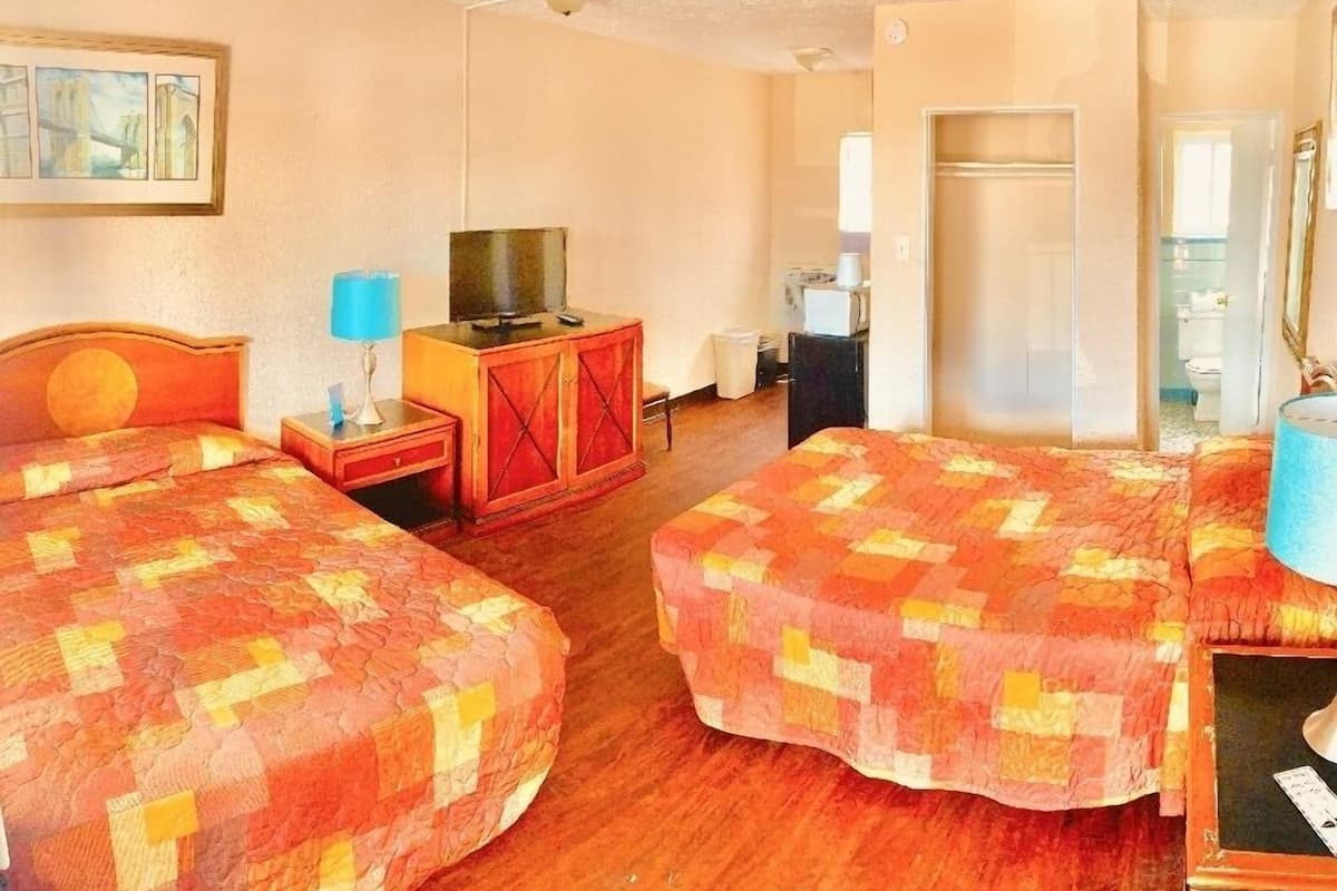 Standard Studio, Multiple Beds, Kitchenette | Individually decorated, individually furnished