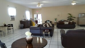 Interior entrance - Parkway Inn Airport Motel Miami (Miami Springs)