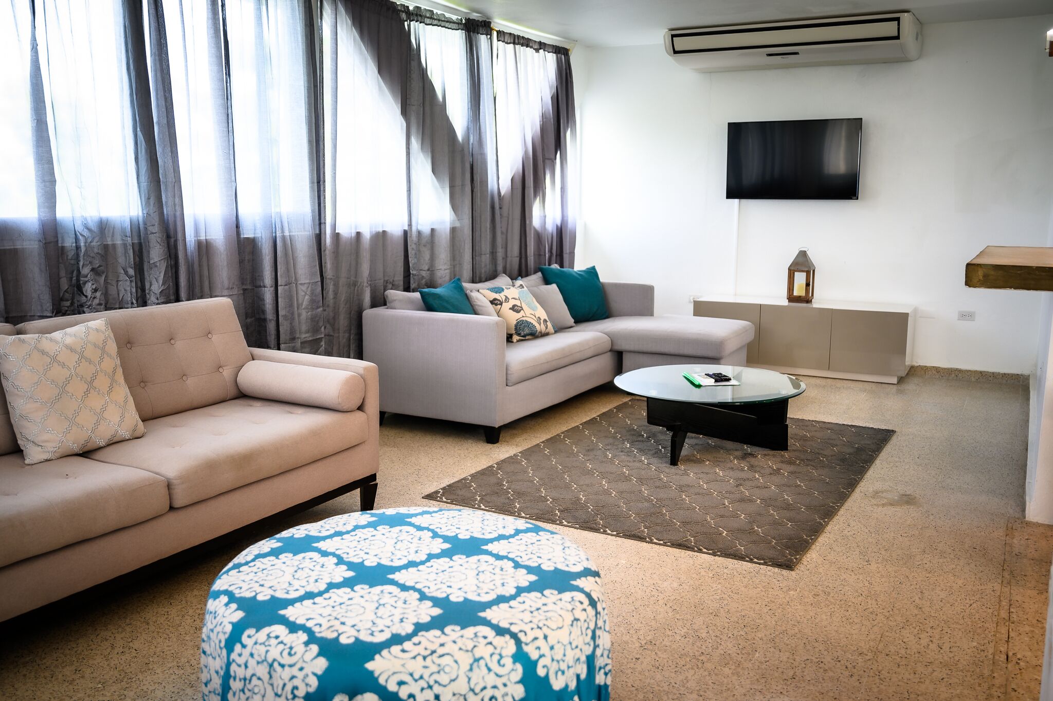 deluxe apartment, 2 bedrooms, kitchen, ocean view | living area | smart tv