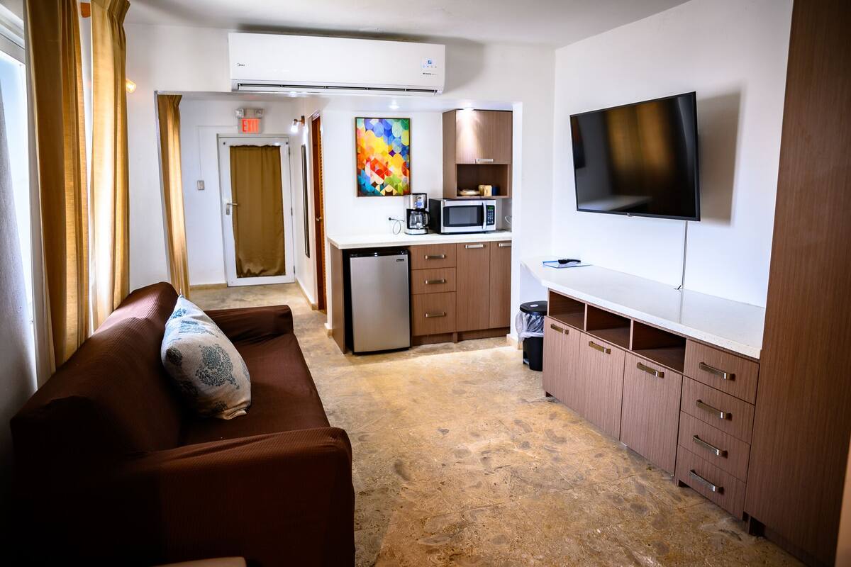 1 bedroom, premium bedding, pillow-top beds, free wifi