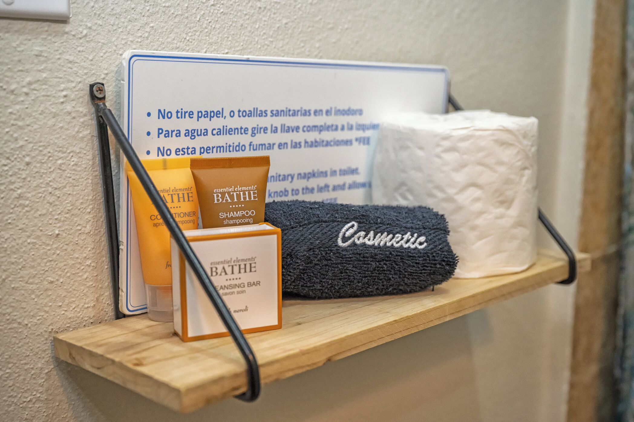 shower, towels, soap, shampoo