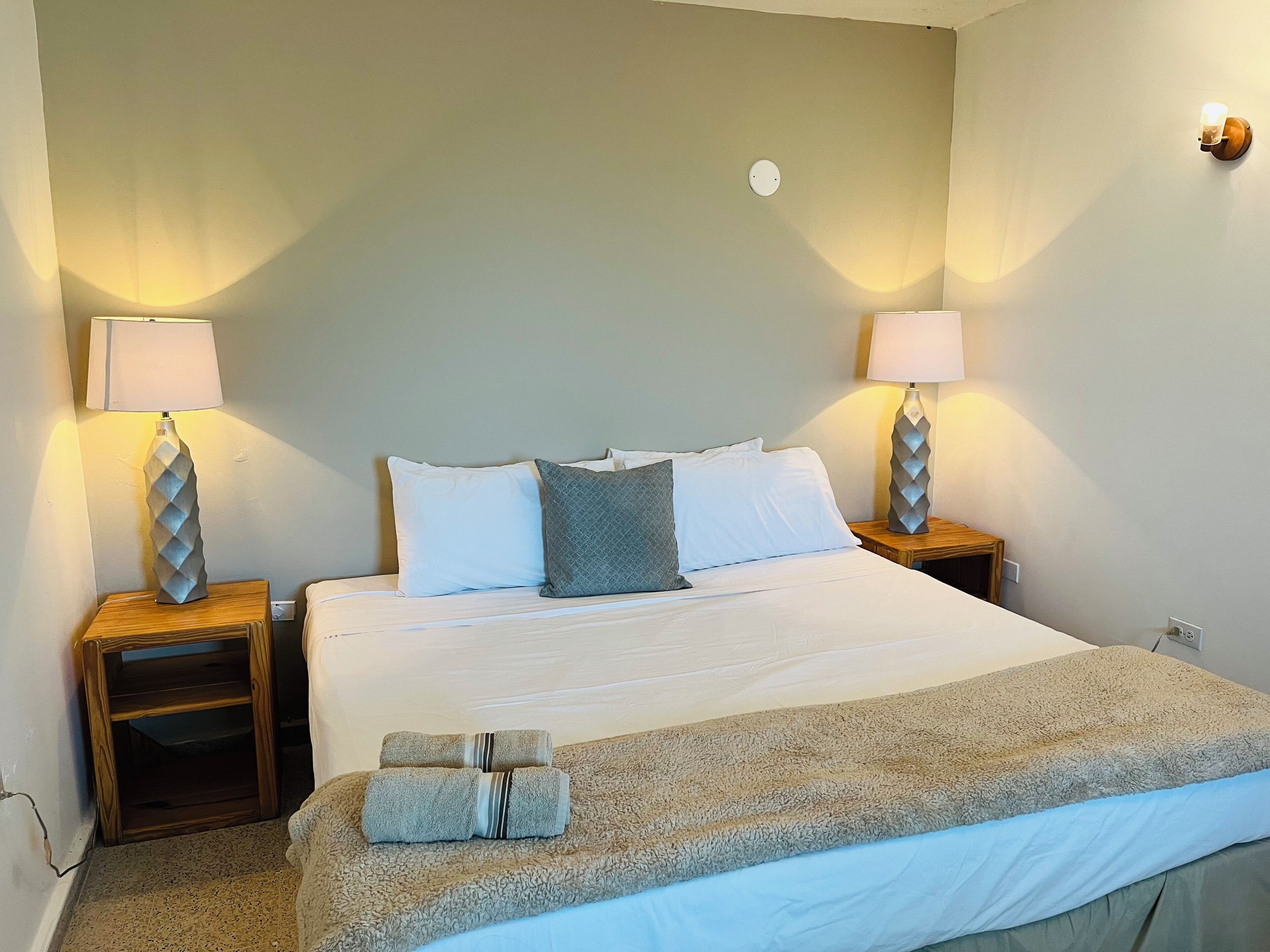 Apartamento Confort, 1 habitación, cocina | Ropa de cama de alta calidad y colchones con acolchado adicional