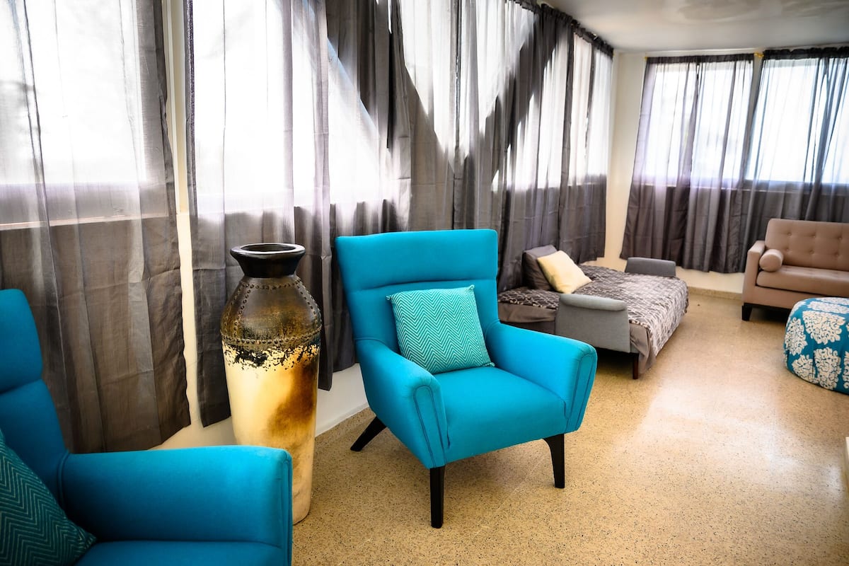 Deluxe Apartment, 2 Bedrooms, Kitchen, Ocean View | Living room