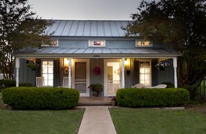 Front of property – evening/night - Blue Cottage (Fredericksburg)