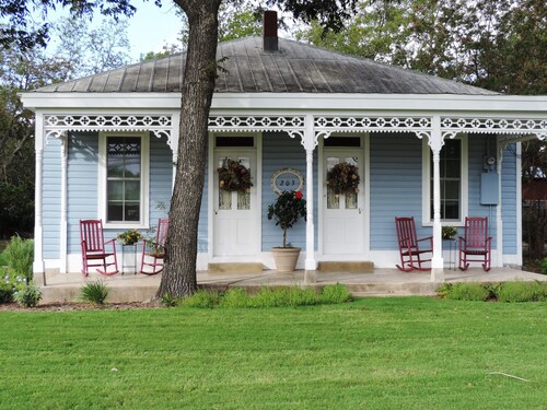 Barbi & Keith's Kottage