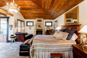 Cottage, 1 Bedroom, Non Smoking, Jetted Tub (Diamond Belle) | 1 bedroom, premium bedding - Diamond Belle at Palo Alto Crossing (Fredericksburg)