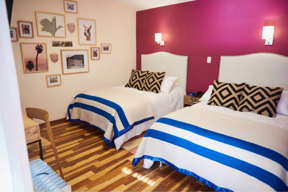 Quarto duplo standard | Cofres nos quartos, Wi-Fi de cortesia