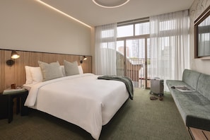 Deluxe King | Premium bedding, soundproofing, iron/ironing board, free WiFi - The Ultimo (Haymarket)