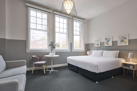 Ultimo Studio | Premium bedding, soundproofing, iron/ironing board, free WiFi