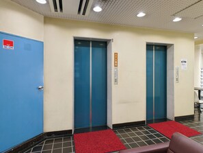 Lift - Tabist Hotel Tetora Ikebukuro (Tokyo)