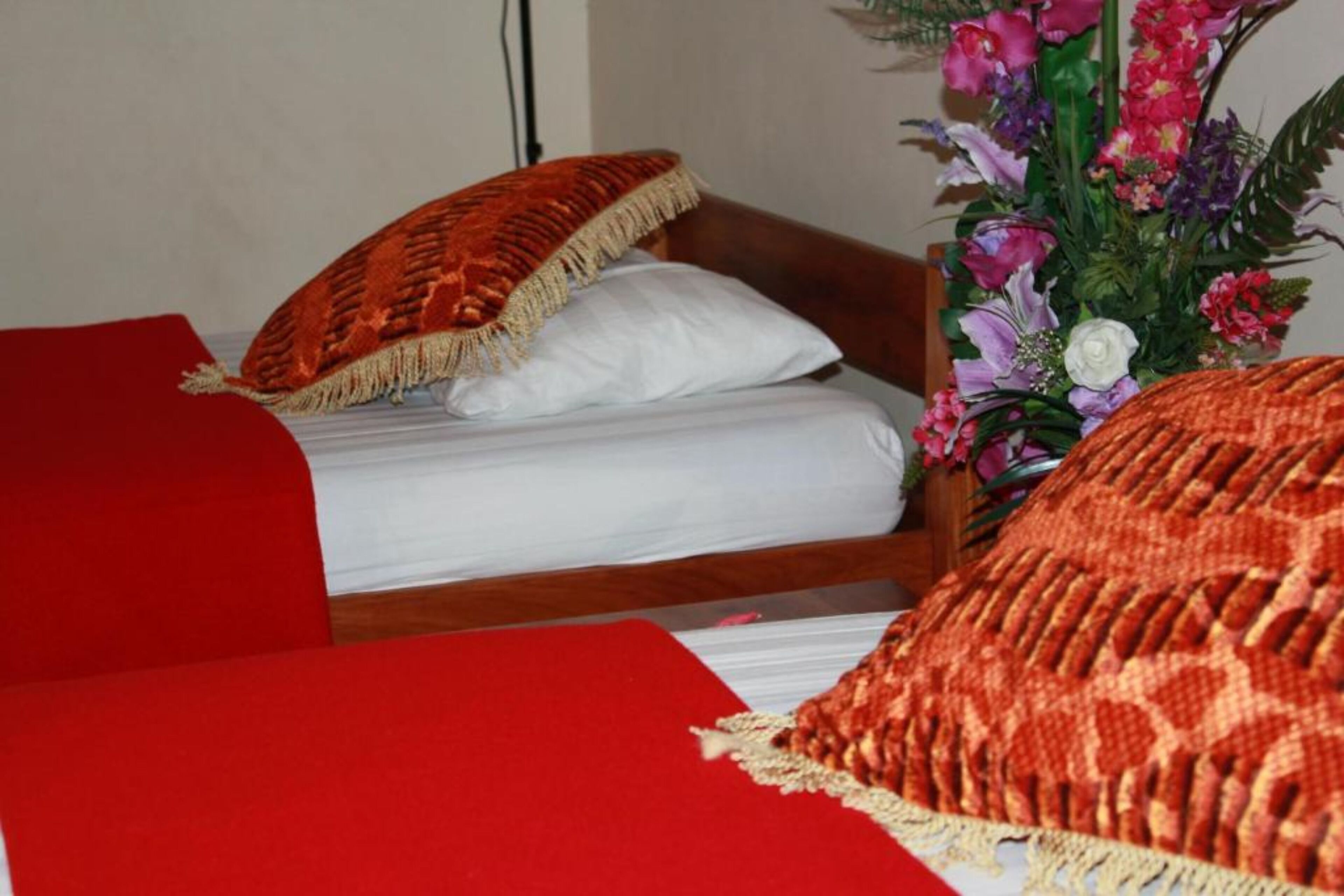 economy room | premium bedding, in-room safe, iron/ironing board, bed sheets