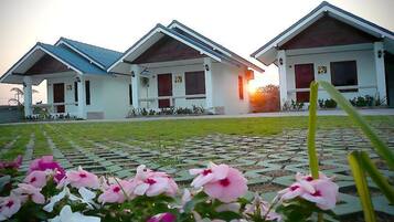 Villa | Desk, free WiFi