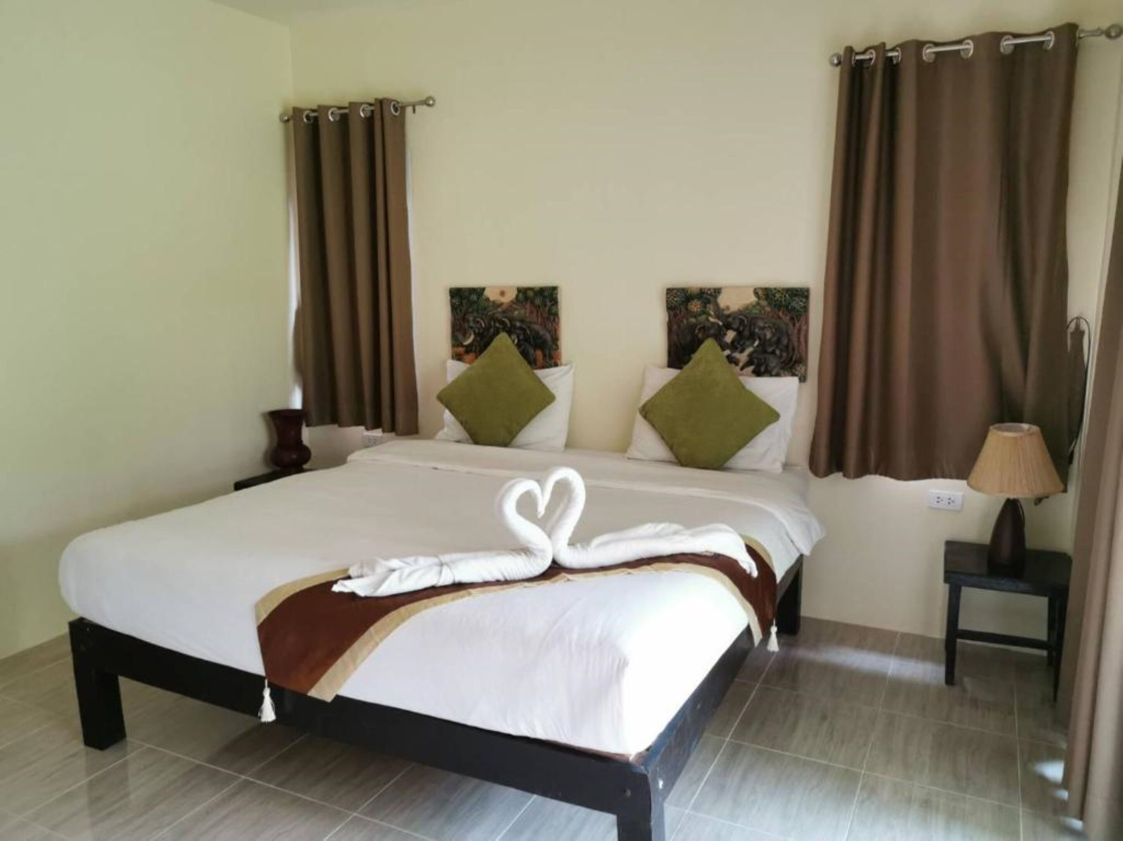 standard room | in-room safe, free wifi, bed sheets