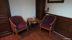 Executive Room | Living room | LCD TV