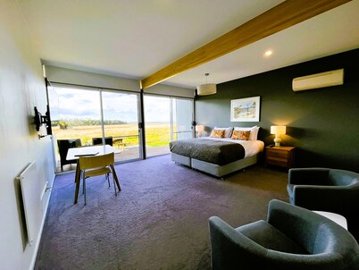 Pelican Point Tasmania