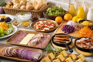 Daily buffet breakfast for a fee