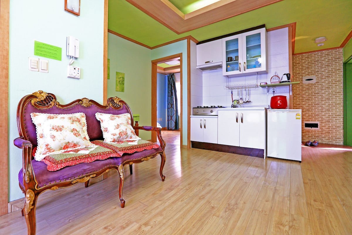 Rosemary | Private kitchenette | Fridge, coffee/tea maker