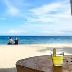 Spiaggia privata, sabbia bianca, lettini da mare, teli da spiaggia