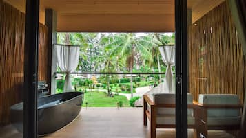 Seaside Pavilion Deluxe Room | Balkong