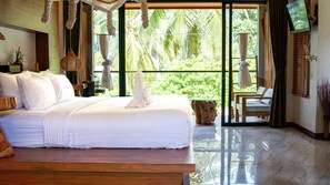 Minibar, in-room safe, desk, blackout curtains - Long Beach Chalet (Ko Lanta)