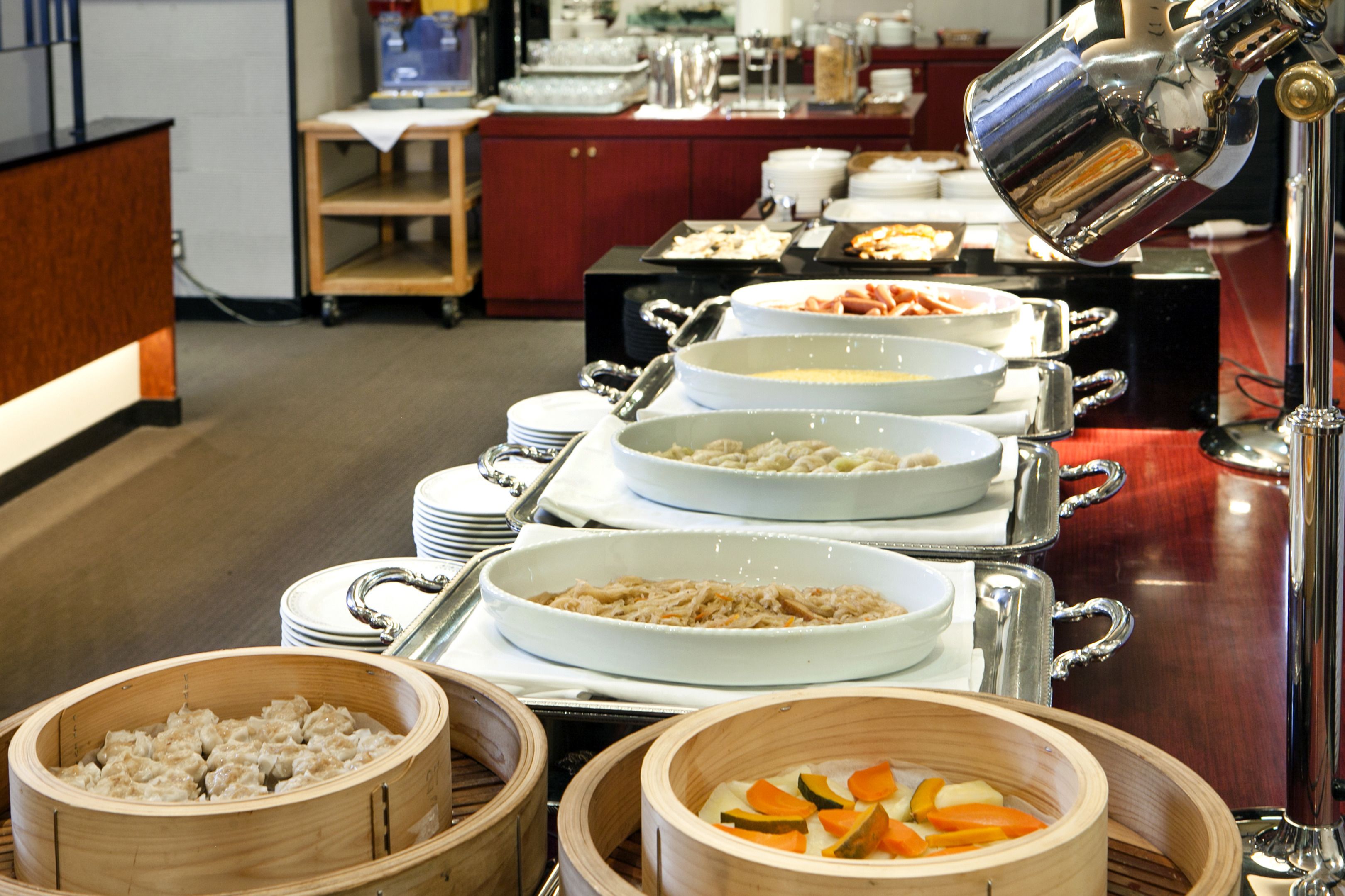 daily buffet breakfast (jpy 2420 per person)