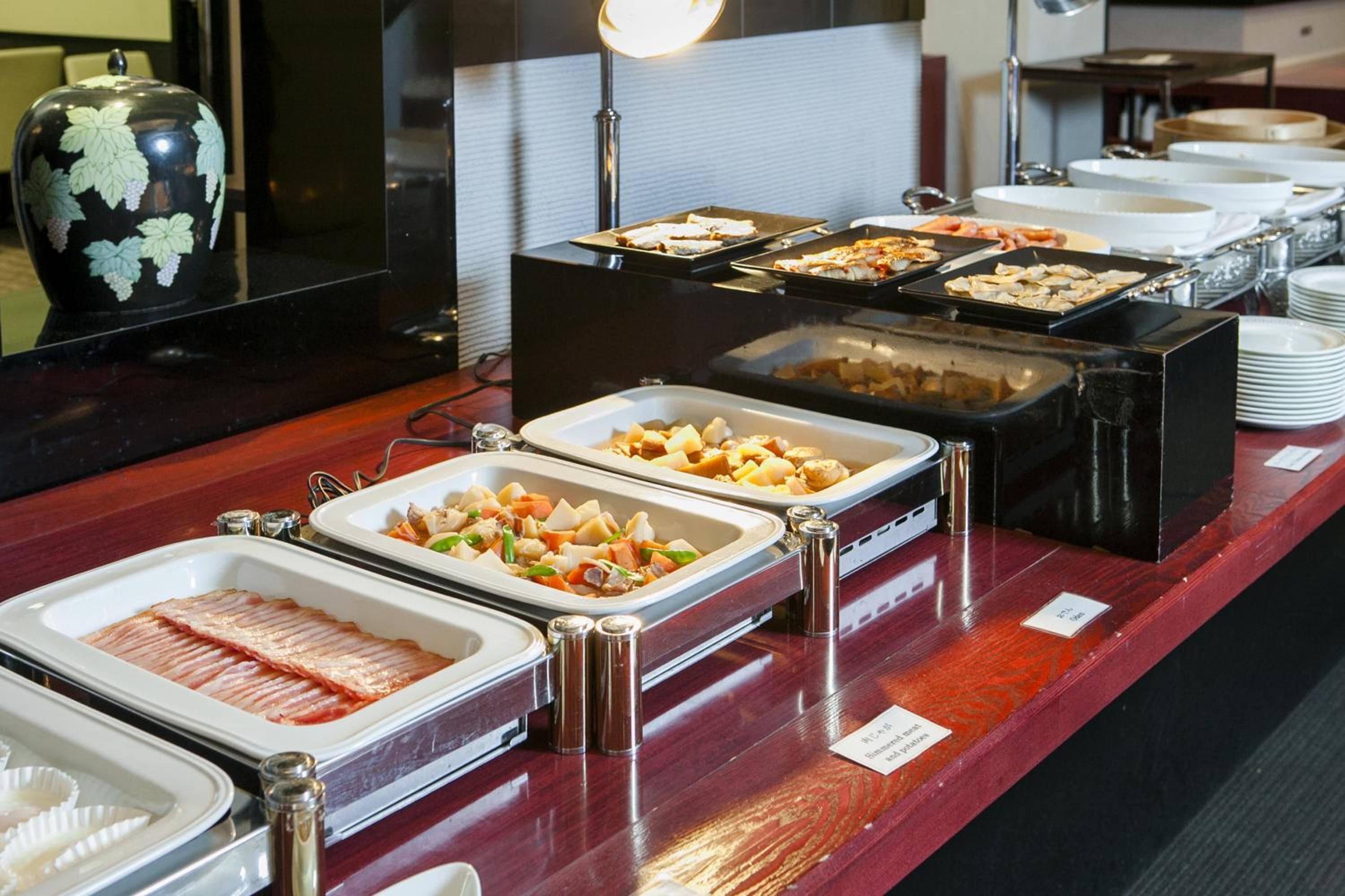 breakfast, lunch, dinner served; chinese cuisine