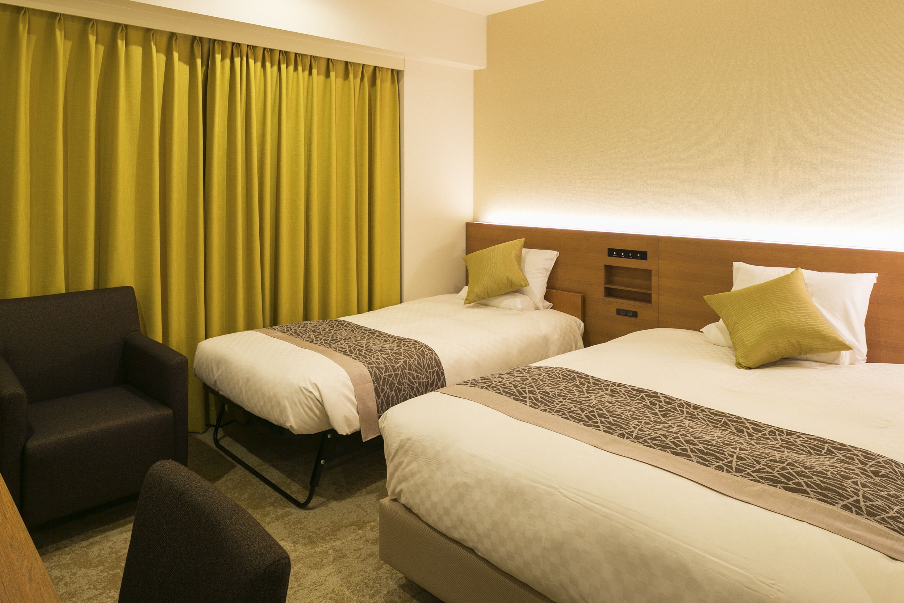 cozy single studio twin type, non smoking | desk, free wifi