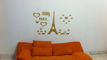 4 bedrooms, rollaway beds, free WiFi