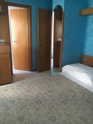 Single Room | In-room safe, blackout drapes, cribs/infant beds, free WiFi - Hotel Residence D'Azeglio (Turin)