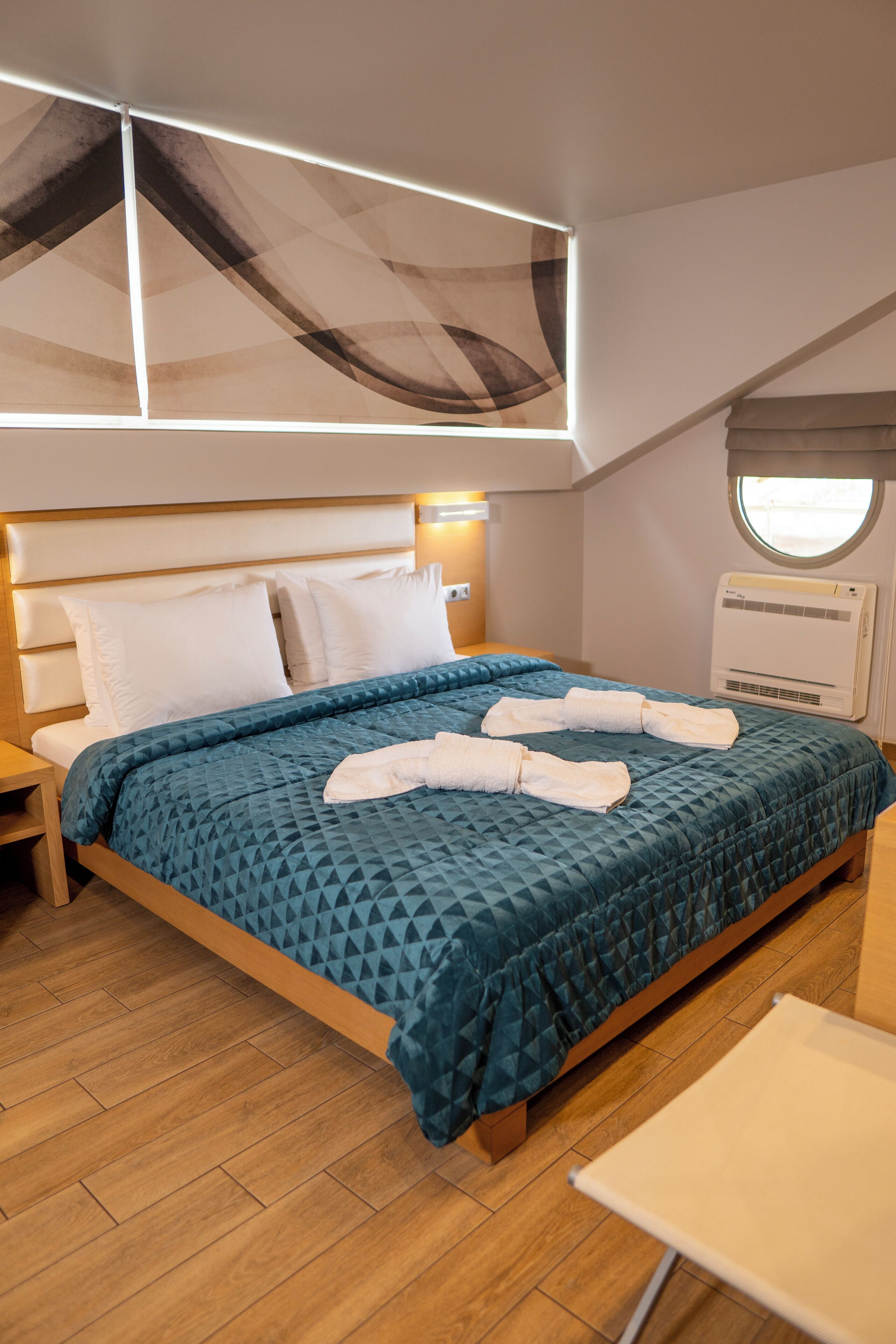 Deluxe Double Room, Sea View | Blackout curtains, soundproofing, iron/ironing board, free WiFi