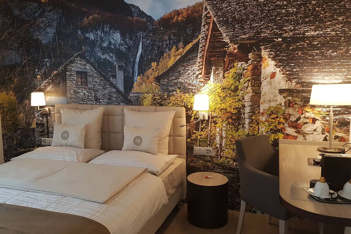 economy double room, 2 single beds, private bathroom | 1 bedroom, premium bedding, minibar, in-room safe