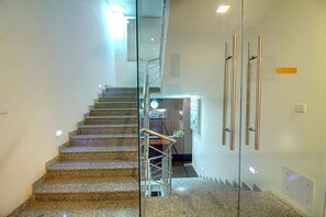 Interior - Hotel Staayz Premium (Gurugram)