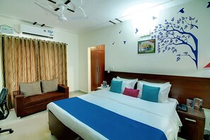 Premium-sengetøj, minibar, skrivebord, mørklægningsgardiner