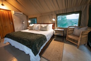 Superior Safari Tent 1 | In-room safe, free WiFi, bed sheets - Sausage Tree Safari Camp (Hoedspruit)