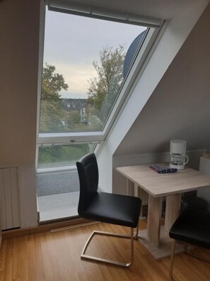 Düssel 1 | Wohnbereich | Flachbildfernseher