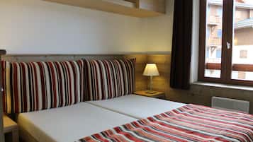 Apartment, 1 Bedroom | Iron/ironing board