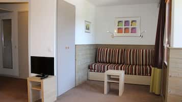 Studio | Iron/ironing board