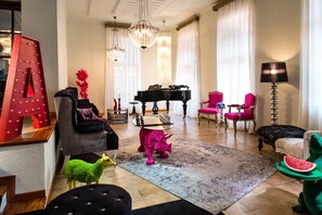 Lobby sitting area - A for Art Design Hotel (Thasos)