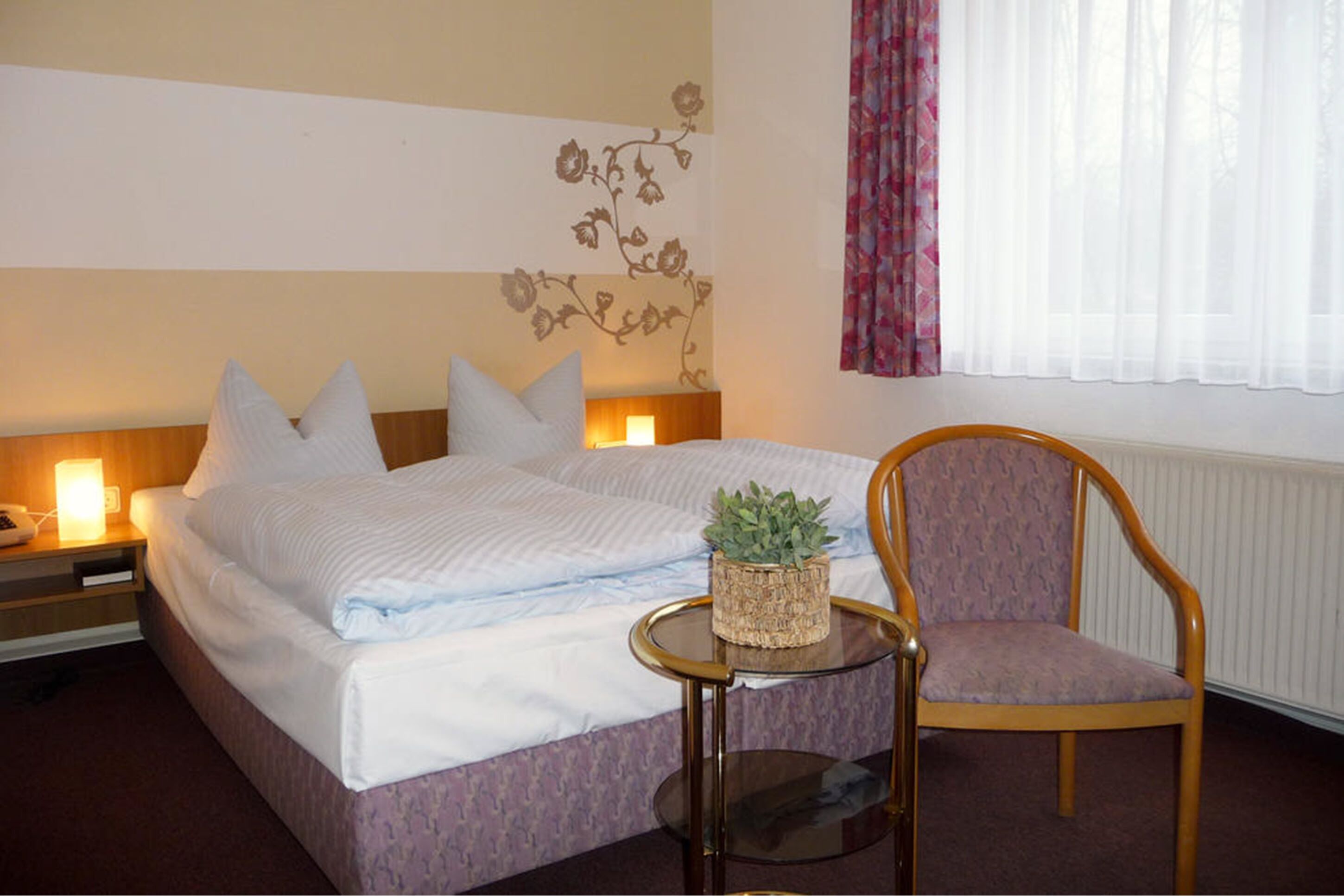 Schreibtisch, Bügeleisen/Bügelbrett, kostenloses WLAN, Bettwäsche