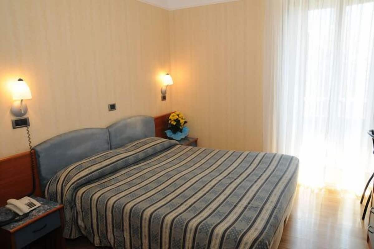 Down comforters, desk, soundproofing, cribs (surcharge)