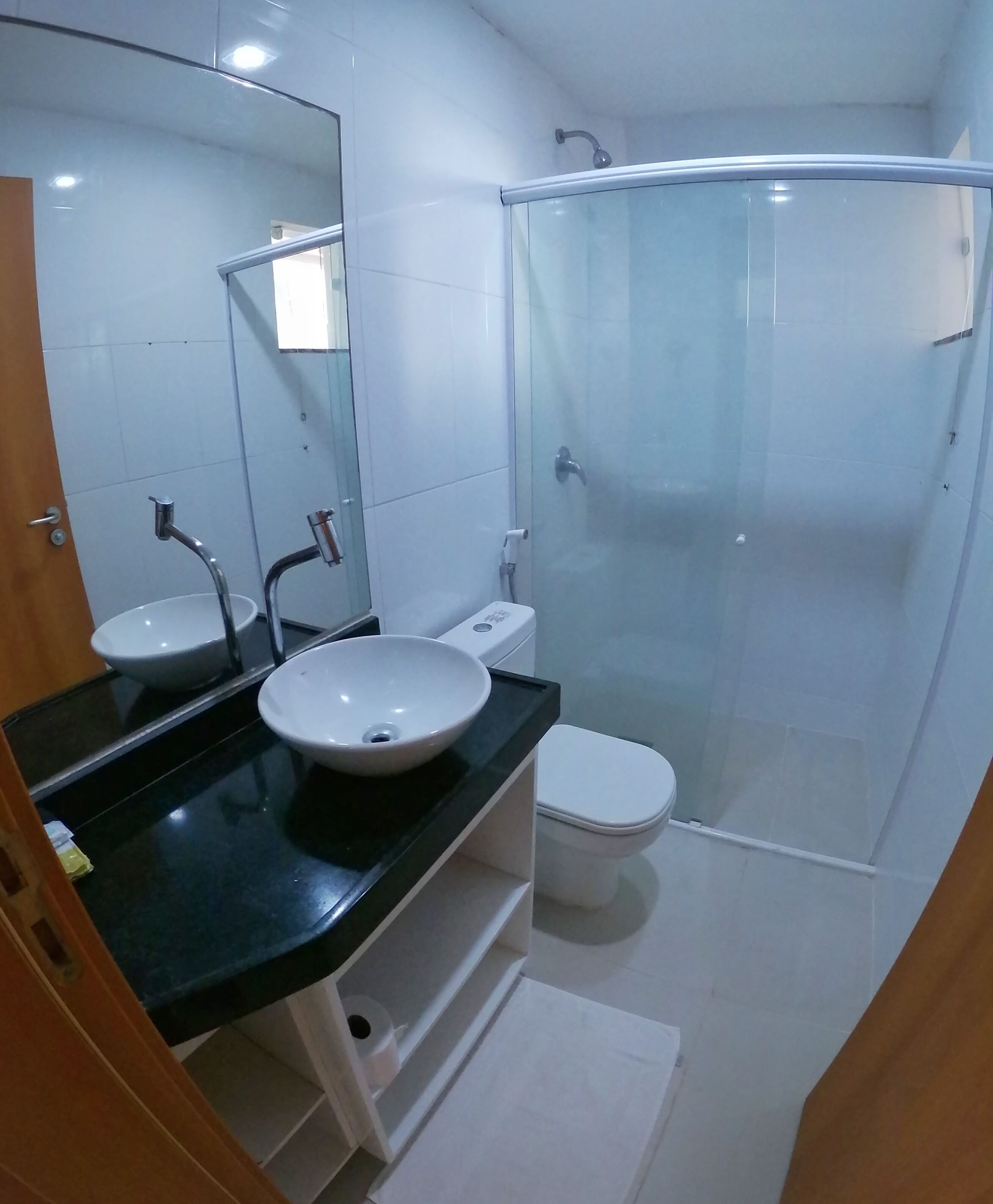 apartment, 2 bedrooms | bathroom | shower, towels