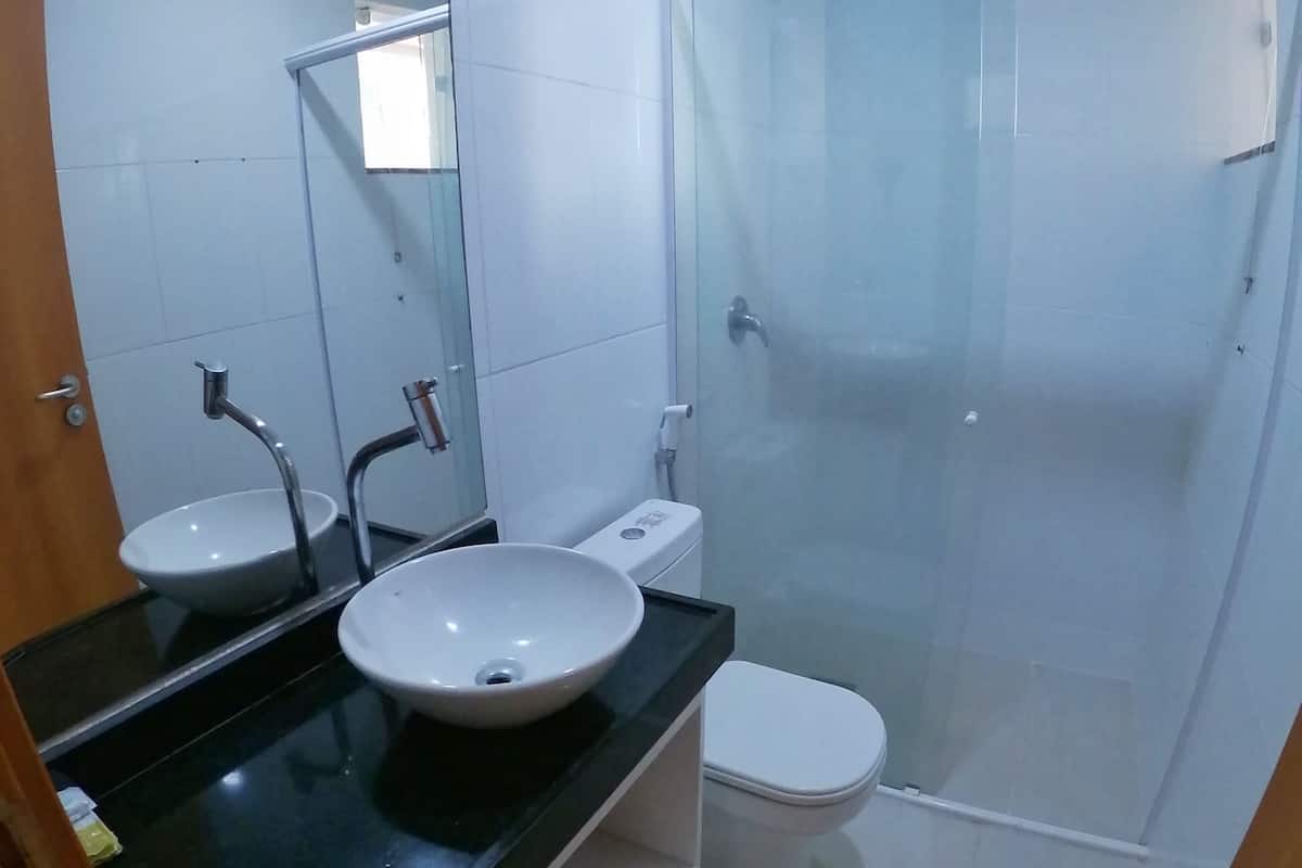 Apart Daire, 2 Yatak Odası | Banyo | Duş, havlu