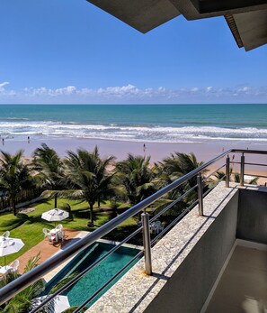 Habitación triple, vistas parciales al mar | Vistas desde la habitación