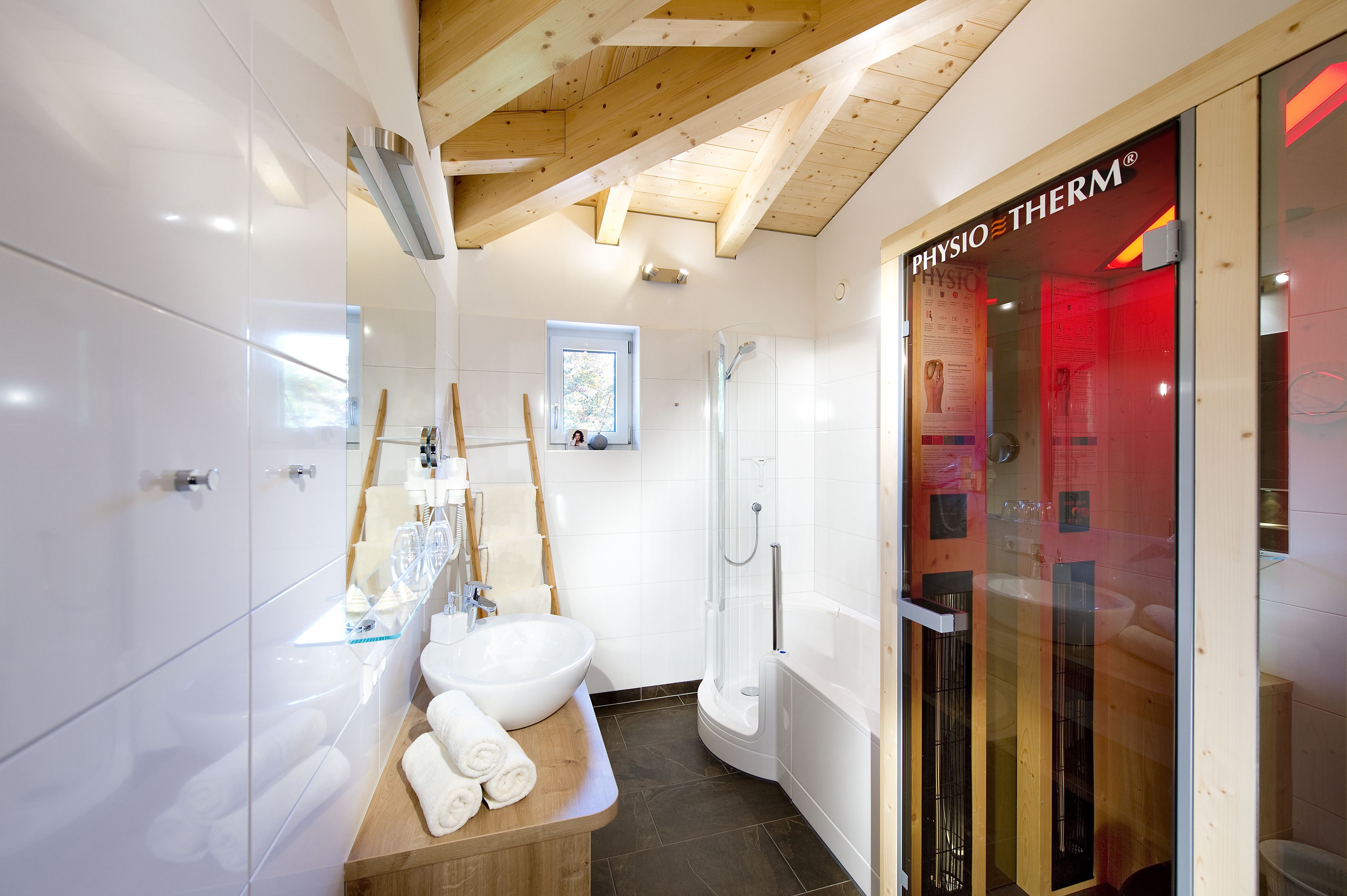 Apartment, 2 Bedrooms (Zauberwinkl) | Bathroom | Hair dryer, bathrobes, towels, soap