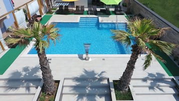 Lejlighed - 2 soveværelser - udsigt til pool (2) | Udsigt fra værelset